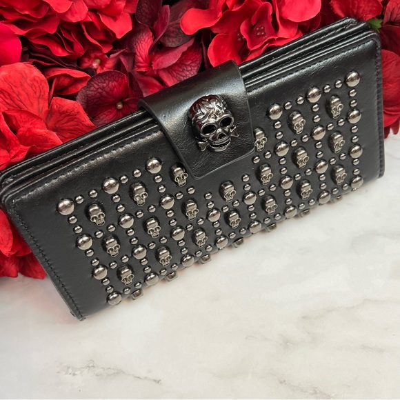 Gothic Skull Studded Black Leather Clutch Wallet BiFold - Picture 2 of 16